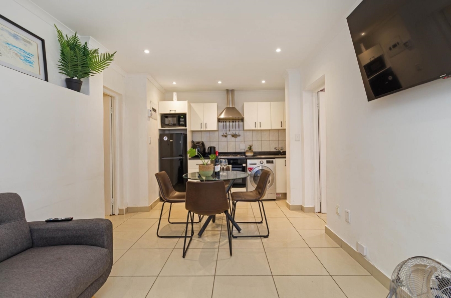 To Let 2 Bedroom Property for Rent in Sea Point Western Cape